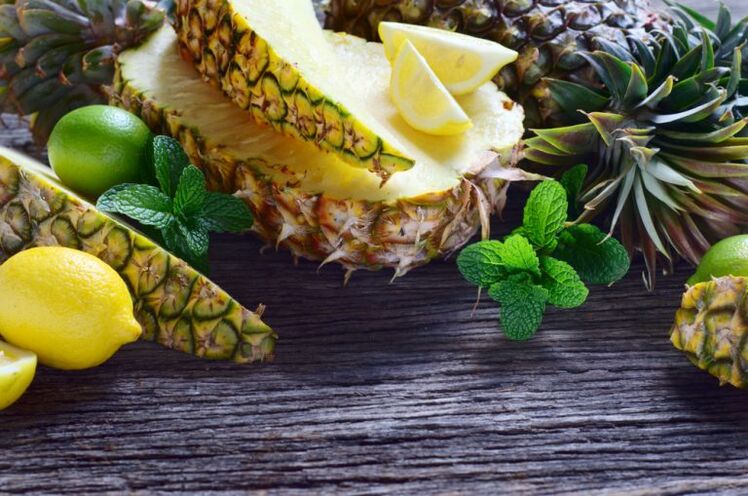 Lemon and pineapple are healthy fruits for people suffering from arthritis and arthrosis