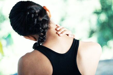 Discomfort for movements in the neck - symptom of osteochondrosis